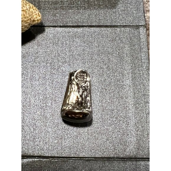 Vintage JJG Black Faceted Rhinestone Clip On Earrings Silver Tone - Picture 3 of 4